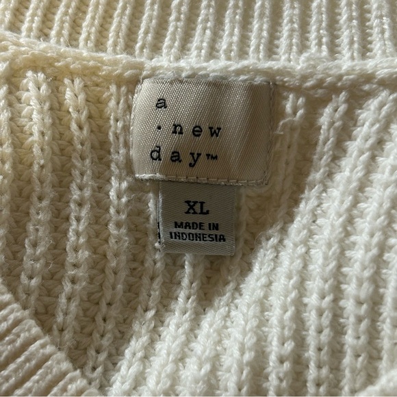 A New Day Women's Sweater V Neck XL Fall Winter - Picture 3 of 6
